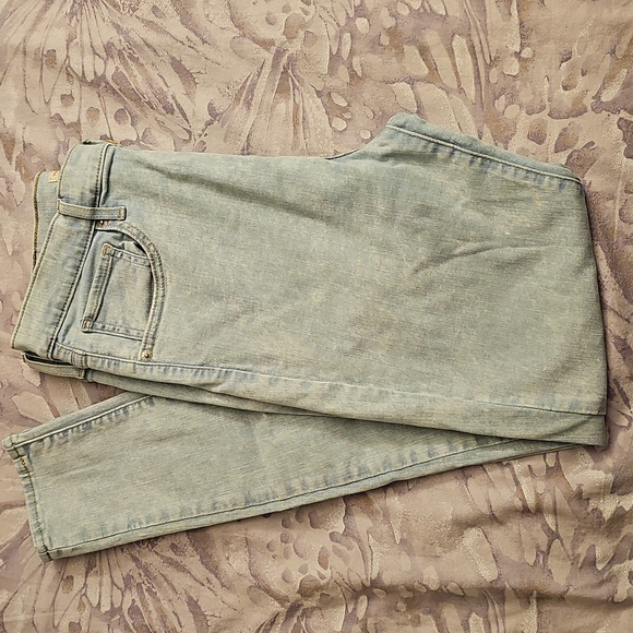 Super Skinny Jeans - Picture 7 of 8